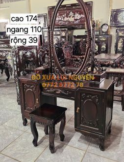 Bàn trang điểm, Gỗ trắc xưa