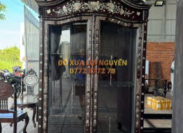 Tủ trưng bày cành hồng cẩn ốc đẹp, gỗ gõ mật