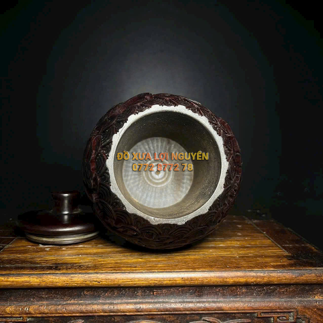 Lọ trà trạm rồng, gỗ trắc