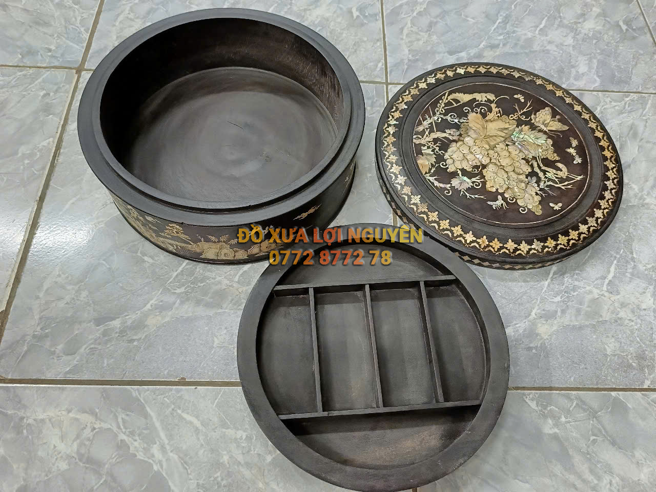 Tráp bánh mứt xưa. Gỗ gõ mật