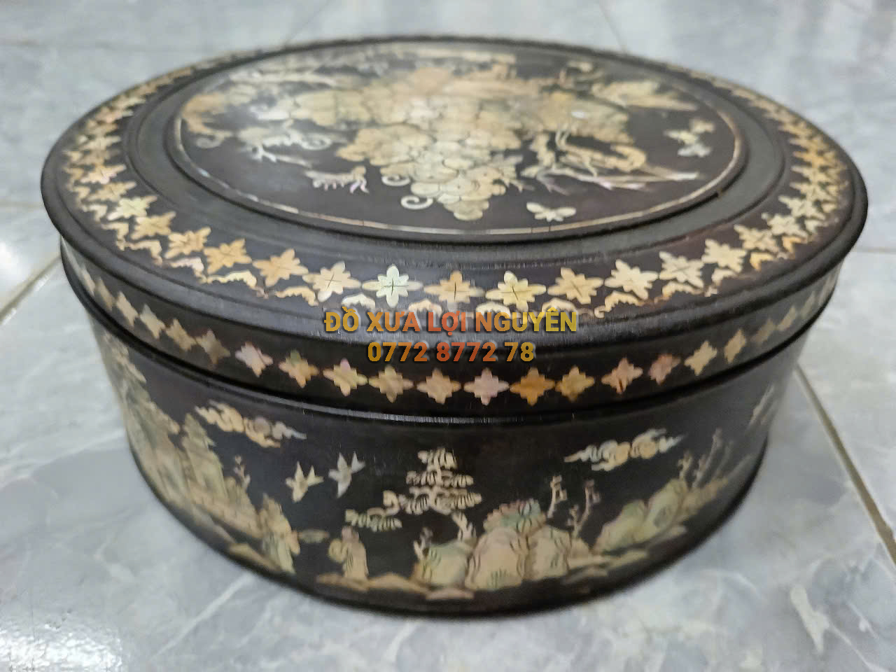 Tráp bánh mứt xưa. Gỗ gõ mật