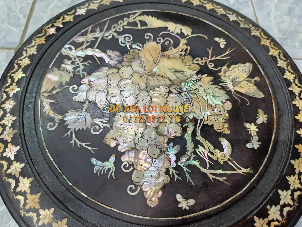 Tráp bánh mứt xưa. Gỗ gõ mật