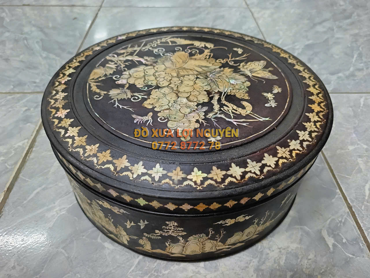 Tráp bánh mứt xưa. Gỗ gõ mật