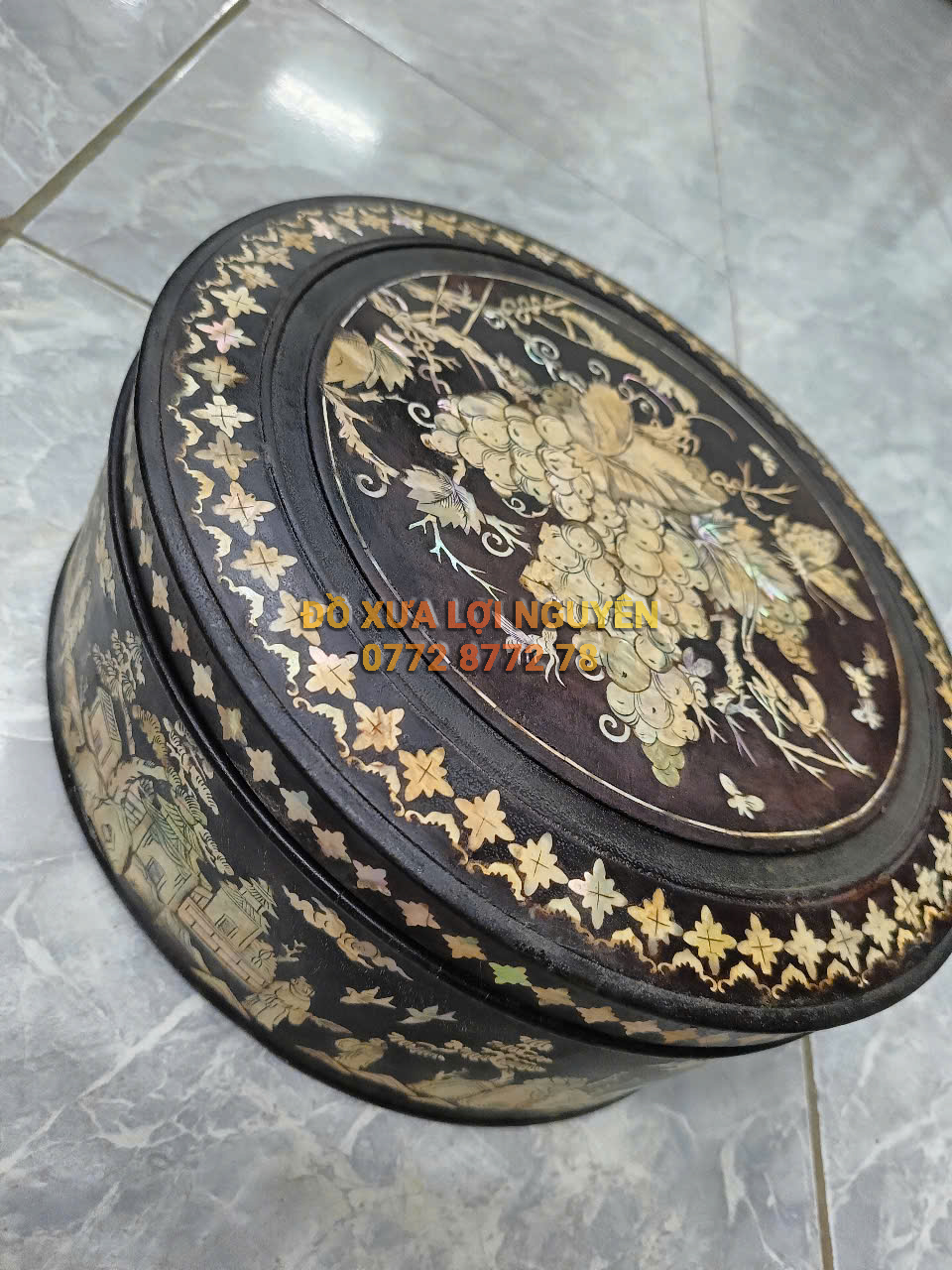 Tráp bánh mứt xưa. Gỗ gõ mật