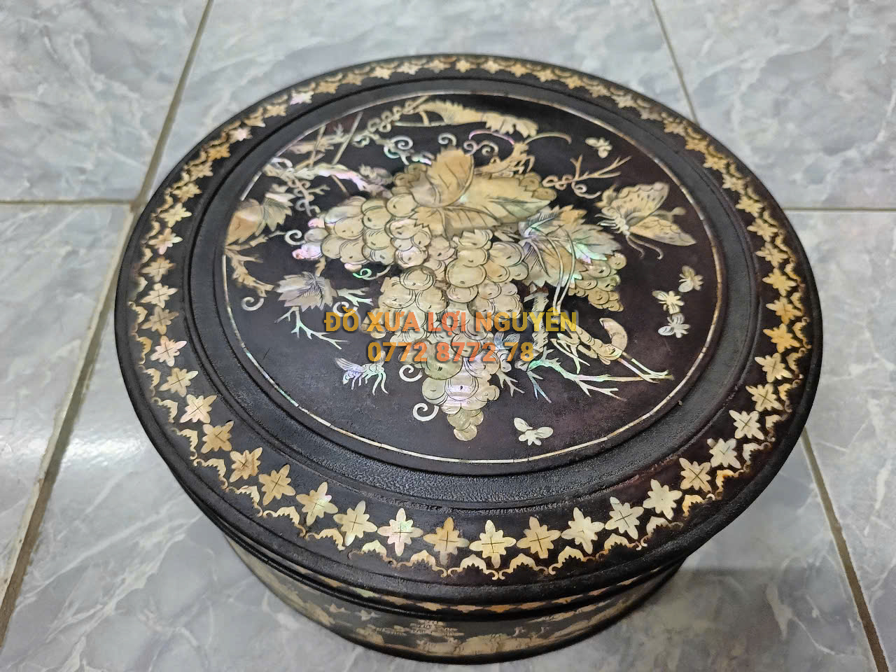 Tráp bánh mứt xưa. Gỗ gõ mật