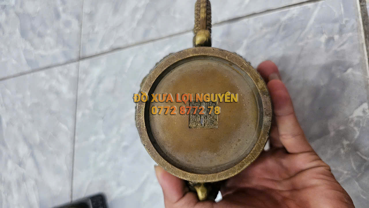 Bộ tách trà chất liệu đồng xưa