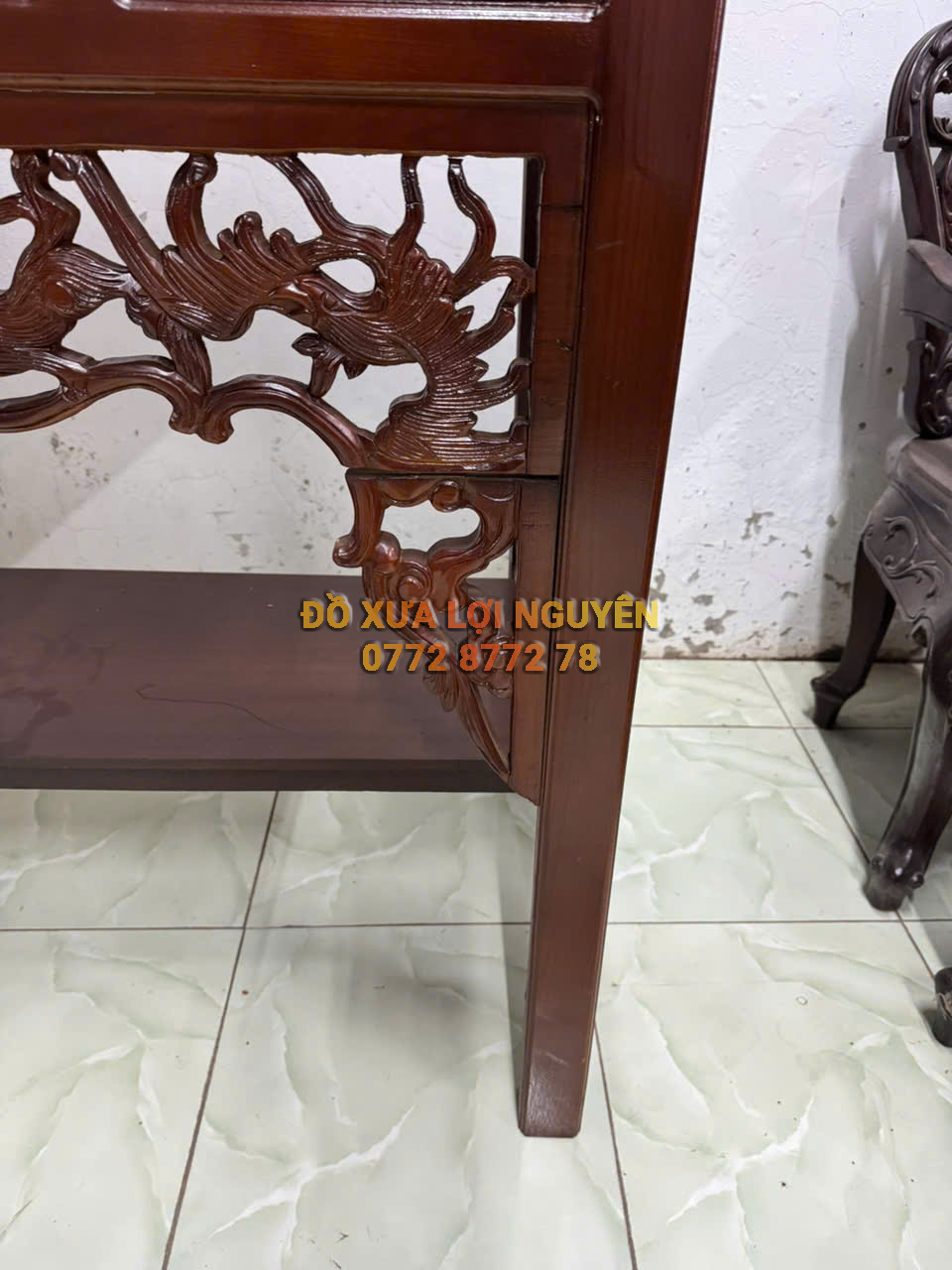 Bàn nghi gỗ gõ mật xưa