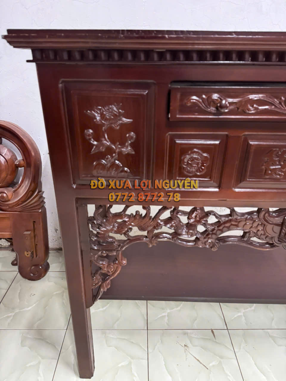 Bàn nghi gỗ gõ mật xưa