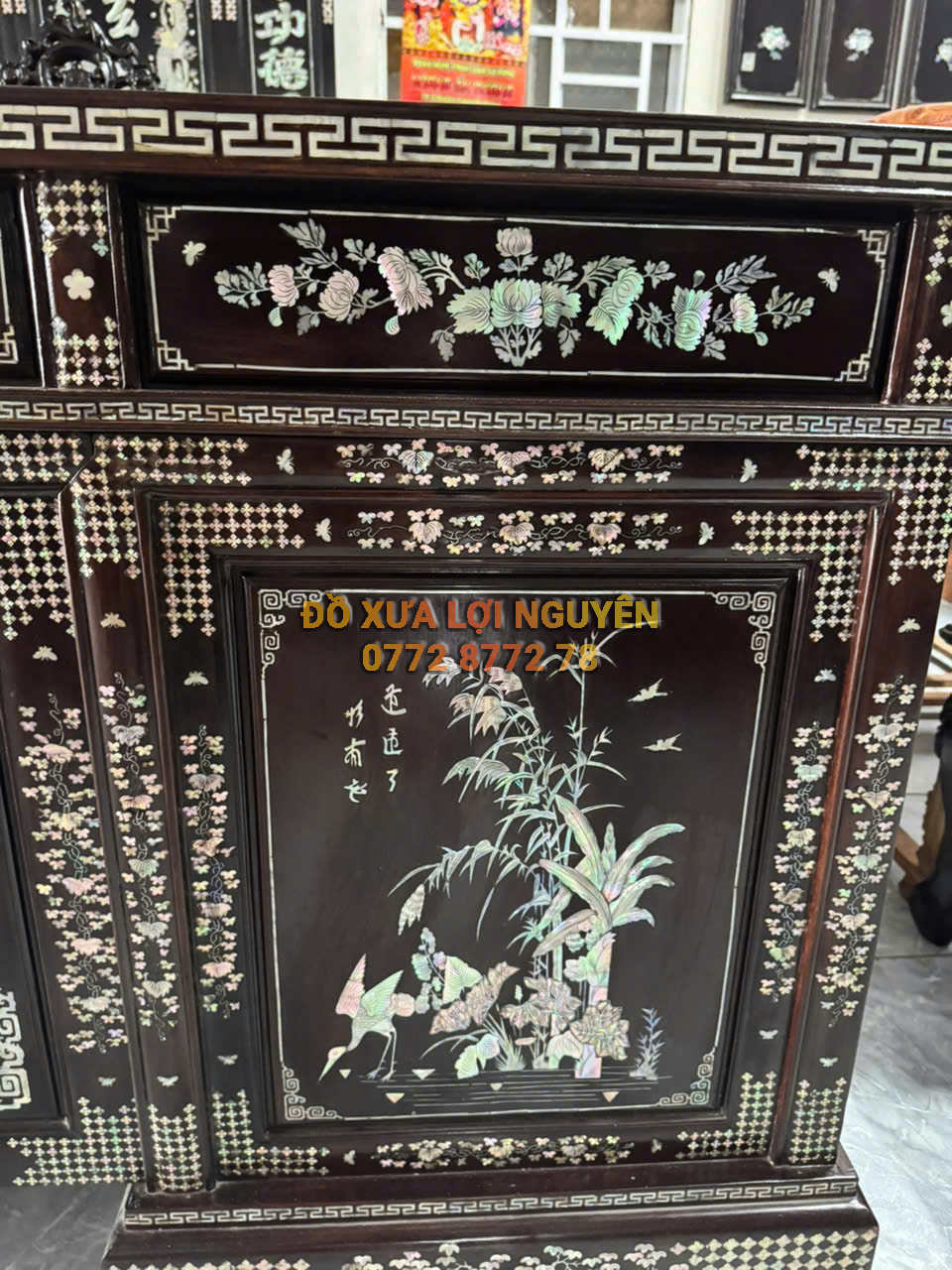 Bàn làm việc gỗ gõ mật cẩn ốc đẹp