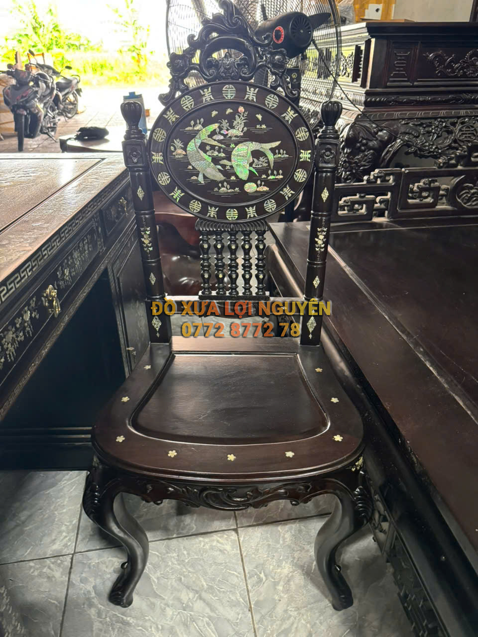 Bàn làm việc gỗ gõ mật cẩn ốc đẹp