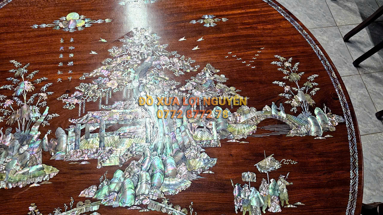 Bộ bàn tròn. 9 món, gỗ hương ta, mặt 1 tấm, dày 5 phân