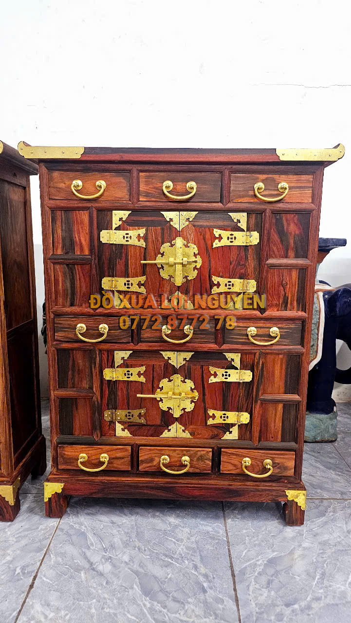 Tủ trà gỗ trắc ta, bọc đồng siêu đẹp