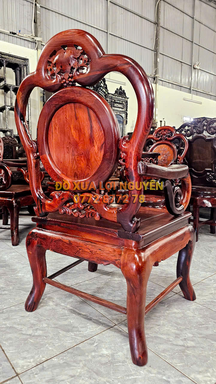 Bộ ruột dơi, gỗ cẩm lai ta 7 món