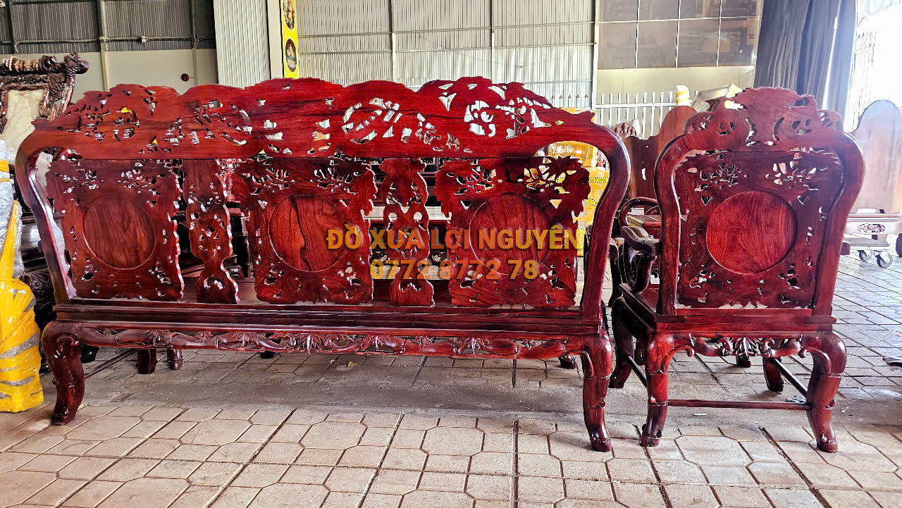 Bộ bàn gỗ cẩm lai ta 8 món. Đục trúc sắc nét