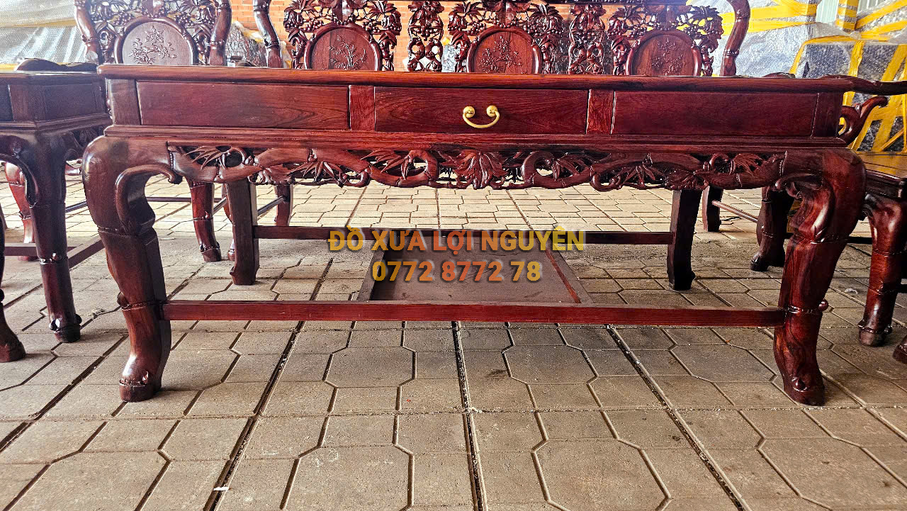Bộ bàn gỗ cẩm lai ta 8 món. Đục trúc sắc nét