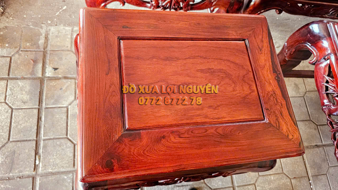 Bộ bàn gỗ cẩm lai ta 8 món. Đục trúc sắc nét