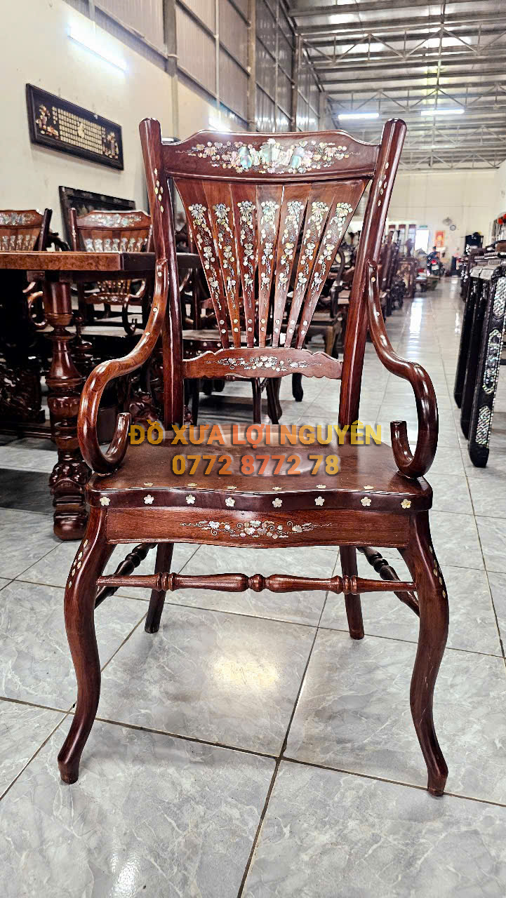 Bộ bàn ăn gỗ hương 9 món, mặt dày 5 cm