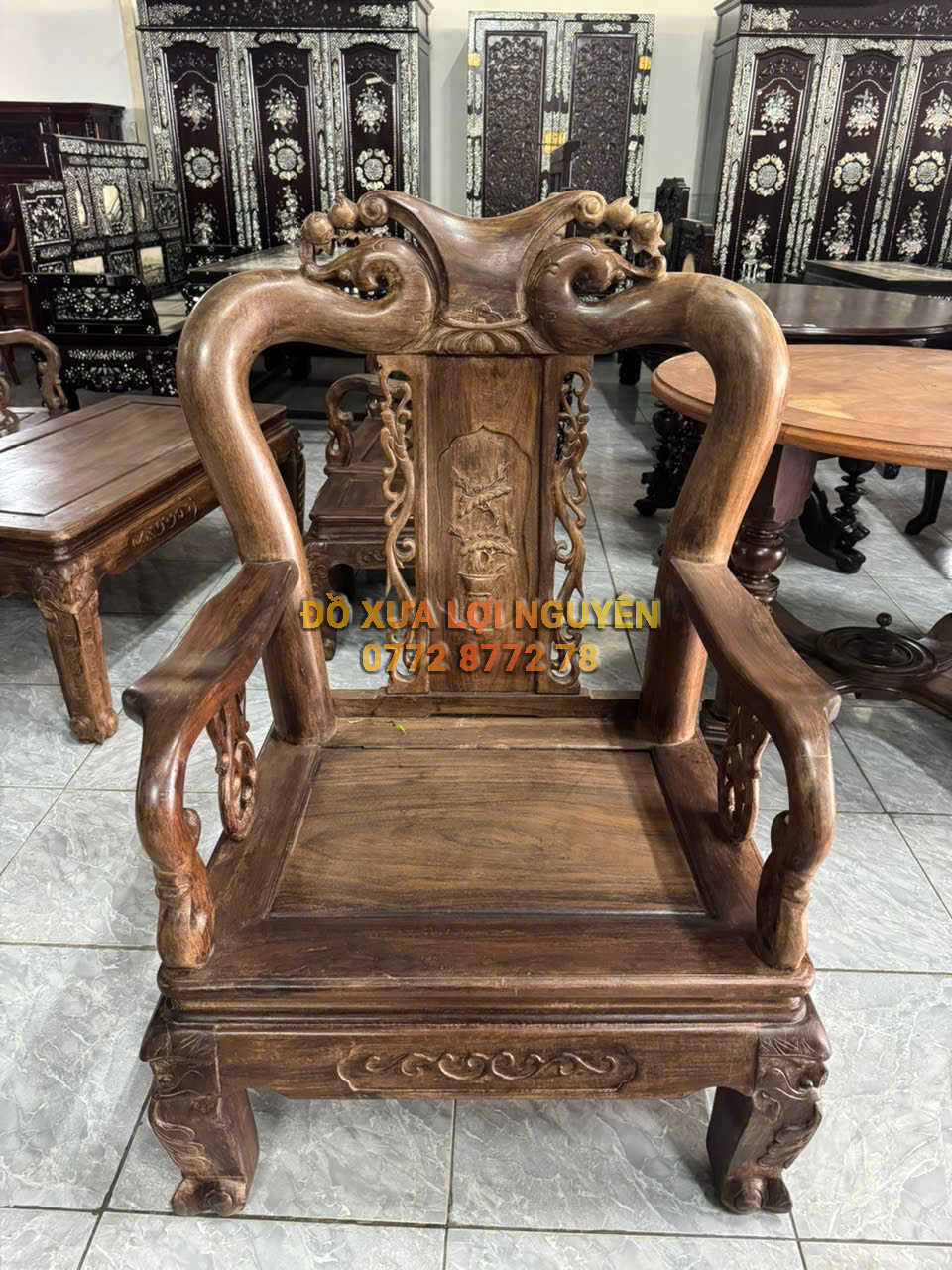 Bộ bàn gỗ cẩm thị xưa đẹp