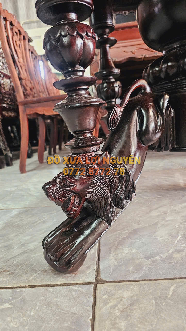 Bàn sư tử xưa, chân gỗ trắc, mặt gỗ gõ