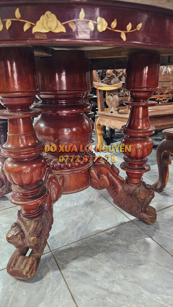 Bàn gỗ hương ta xưa sư tử quay đầu