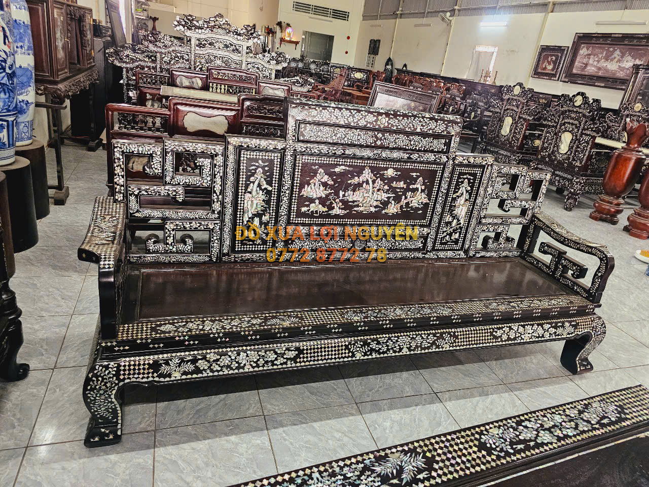 Bộ bàn ghế sang trọng, cẩn ốc tứ diện, gỗ gõ mật