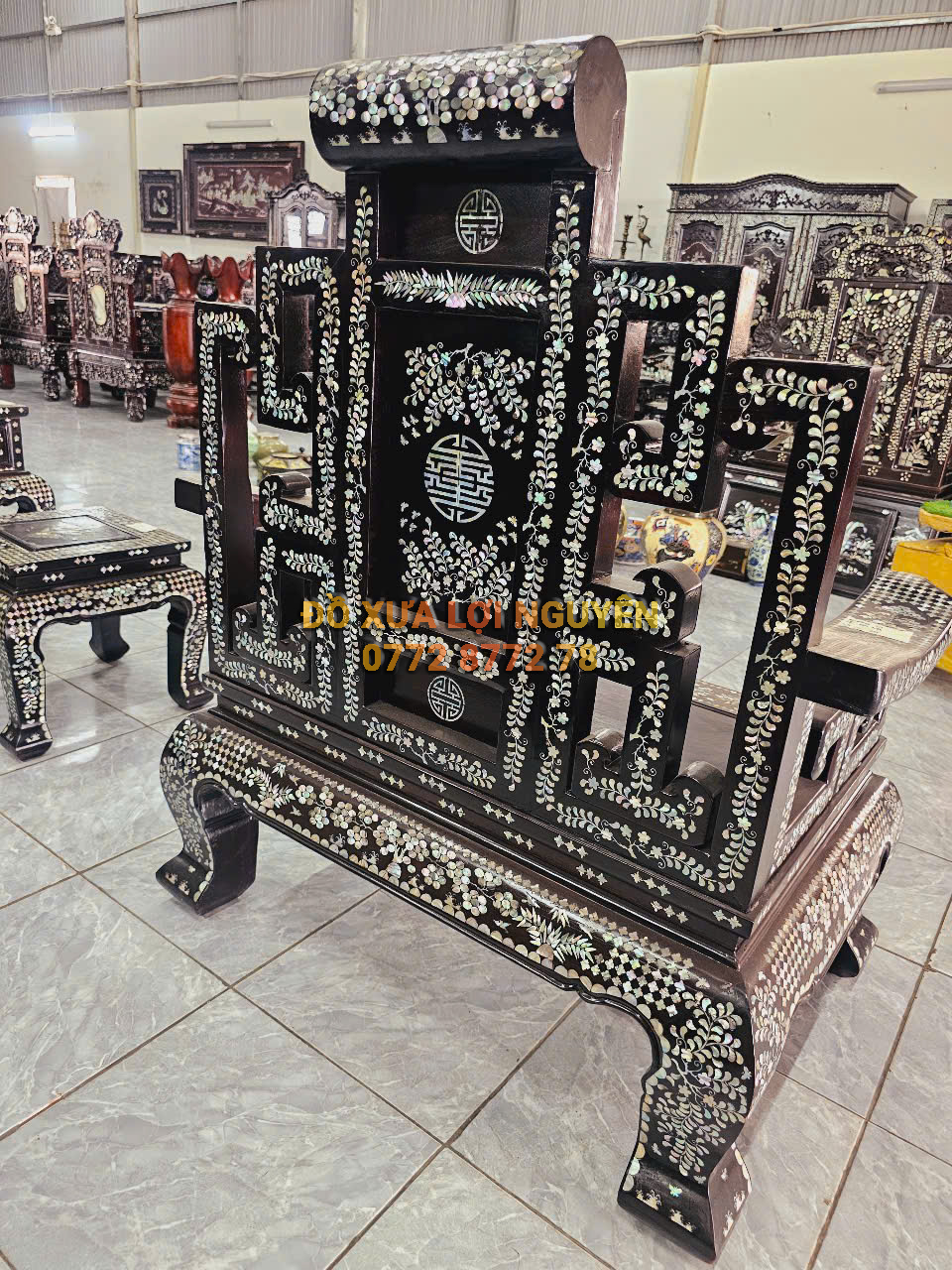 Bộ bàn ghế sang trọng, cẩn ốc tứ diện, gỗ gõ mật