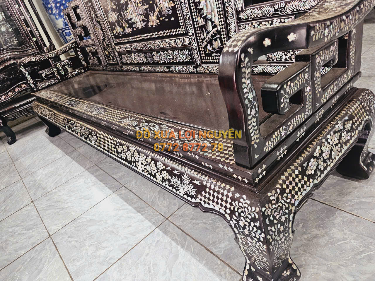 Bộ bàn ghế sang trọng, cẩn ốc tứ diện, gỗ gõ mật