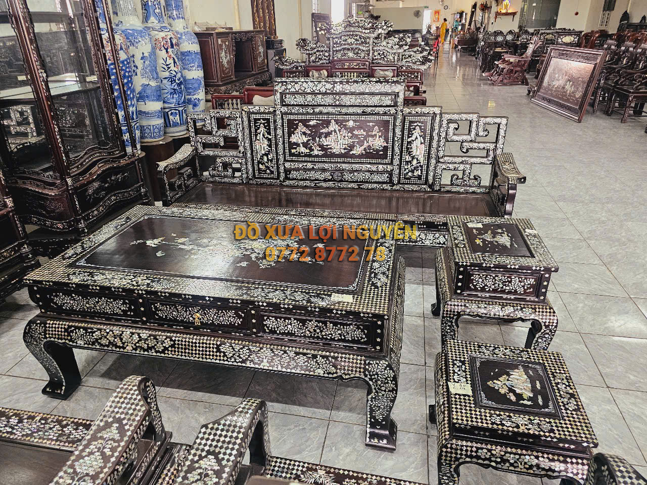 Bộ bàn ghế sang trọng, cẩn ốc tứ diện, gỗ gõ mật