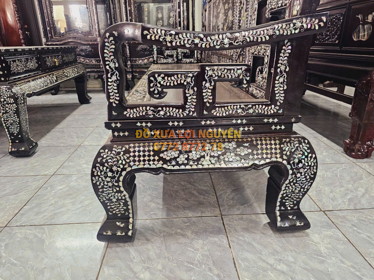 Bộ bàn ghế sang trọng, cẩn ốc tứ diện, gỗ gõ mật