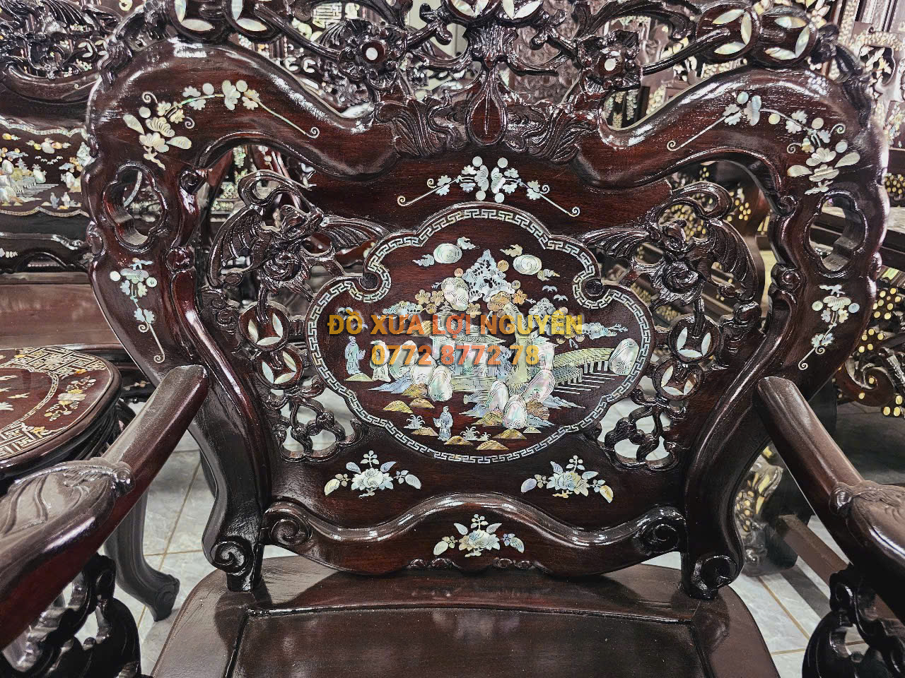 Bộ bàn Louis khánh dơi 9 món, cẩn ốc đẹp, gỗ gõ mật