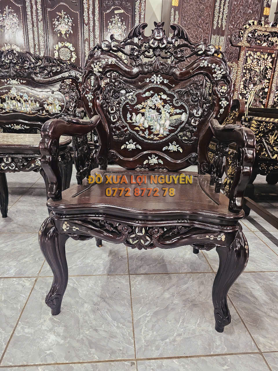 Bộ bàn Louis khánh dơi 9 món, cẩn ốc đẹp, gỗ gõ mật