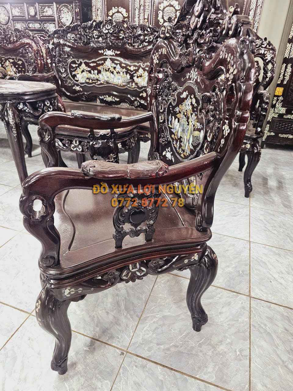 Bộ bàn Louis khánh dơi 9 món, cẩn ốc đẹp, gỗ gõ mật