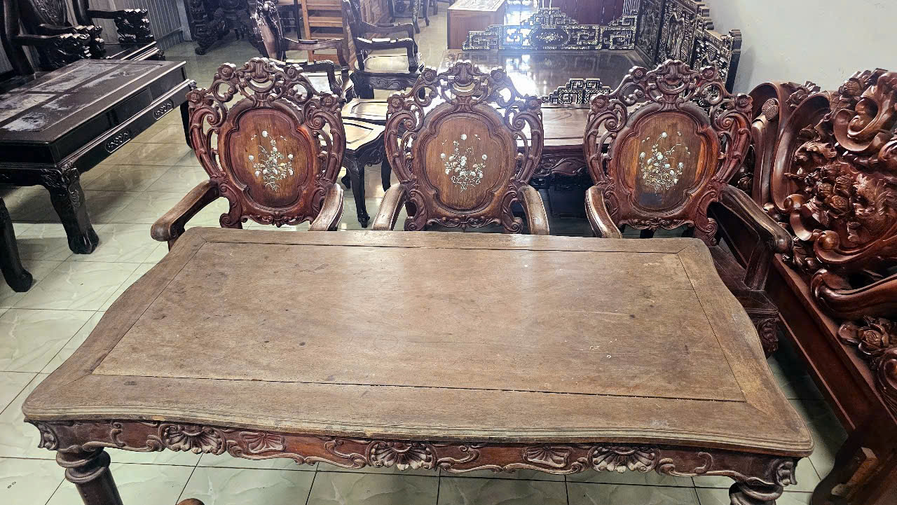 Bộ bàn gỗ gõ mật chuẩn xưa, 7 món, trạm đục hoa lá tây