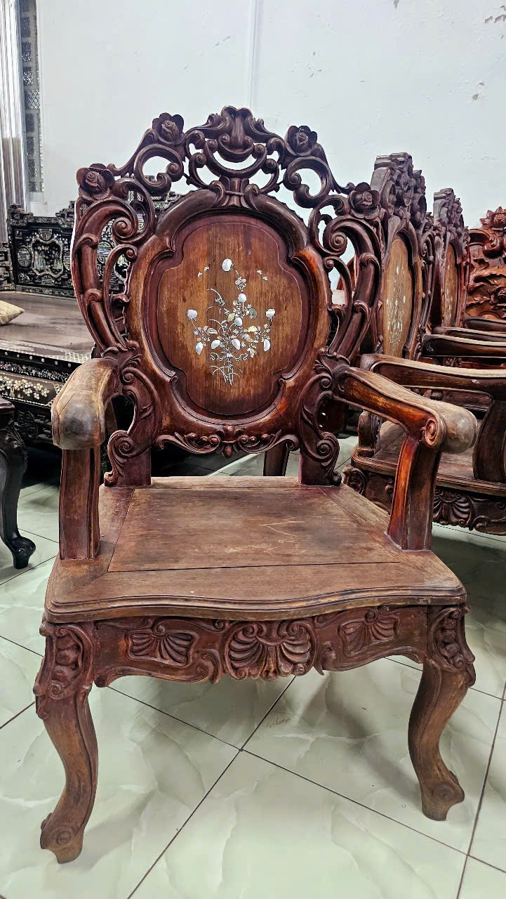 Bộ bàn gỗ gõ mật chuẩn xưa, 7 món, trạm đục hoa lá tây