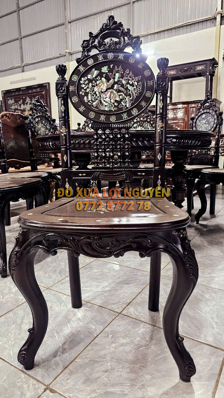 Bộ bàn ăn gỗ gõ mật, ghế Louis, cẩn ốc 9 món, mặt bàn đá tàu