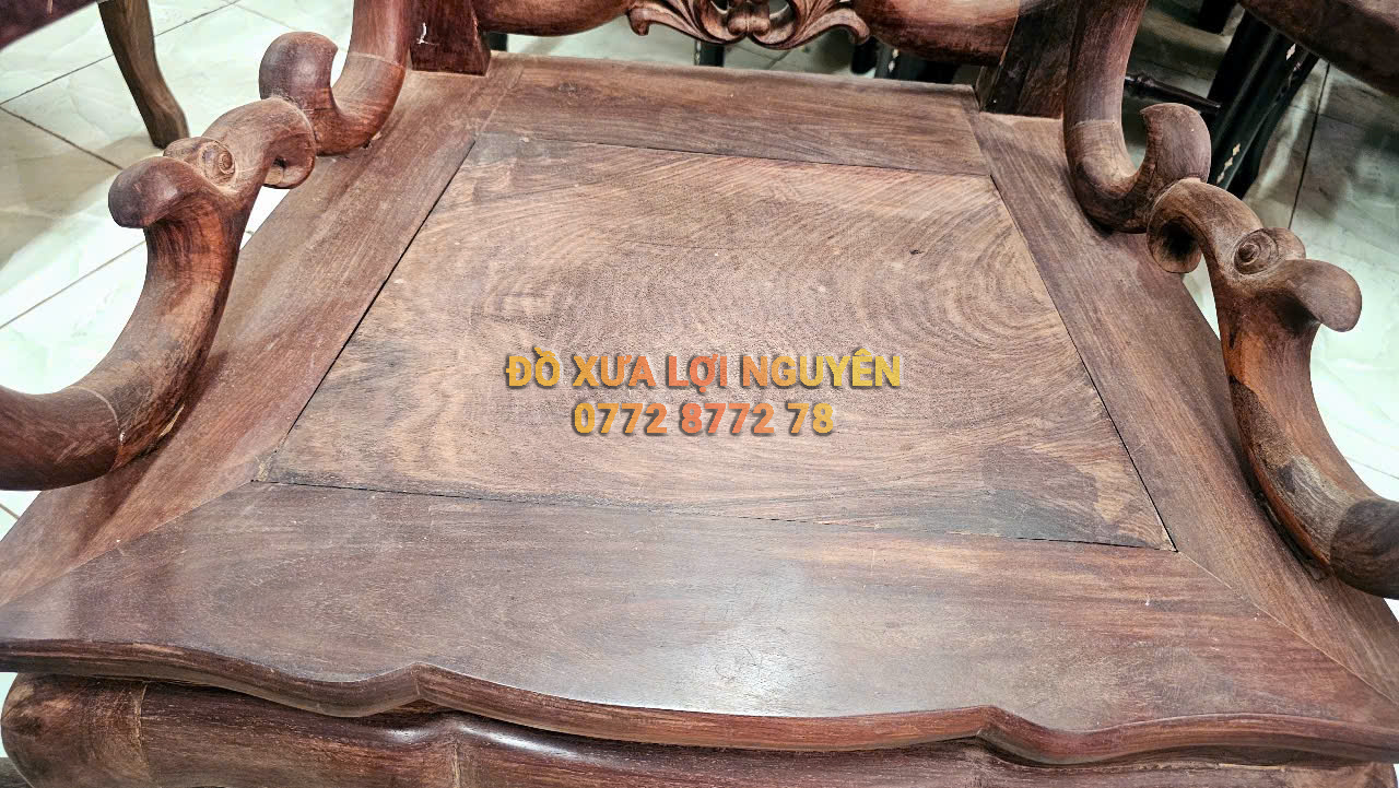 Bộ bàn ghế gỗ trắc ta chuẩn xưa 8 món, dáng móc Tàu