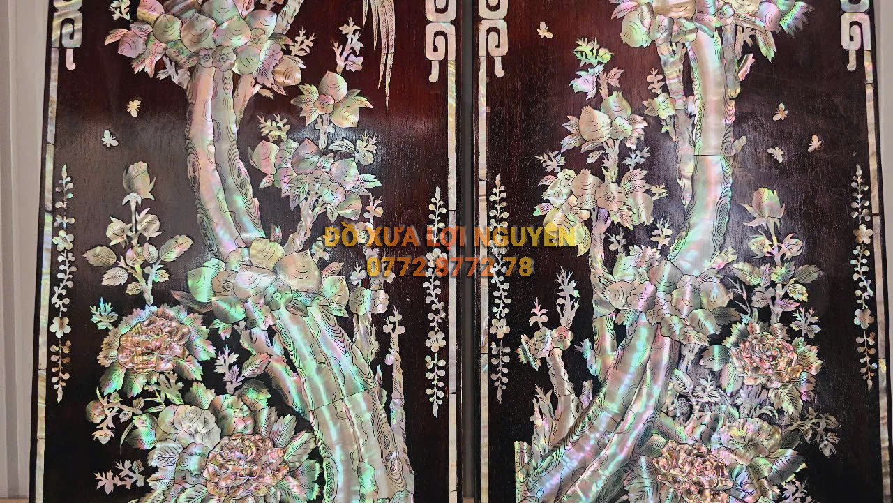 Cặp câu đối xưa. Cẩn ốc đẹp - Gỗ gõ mật