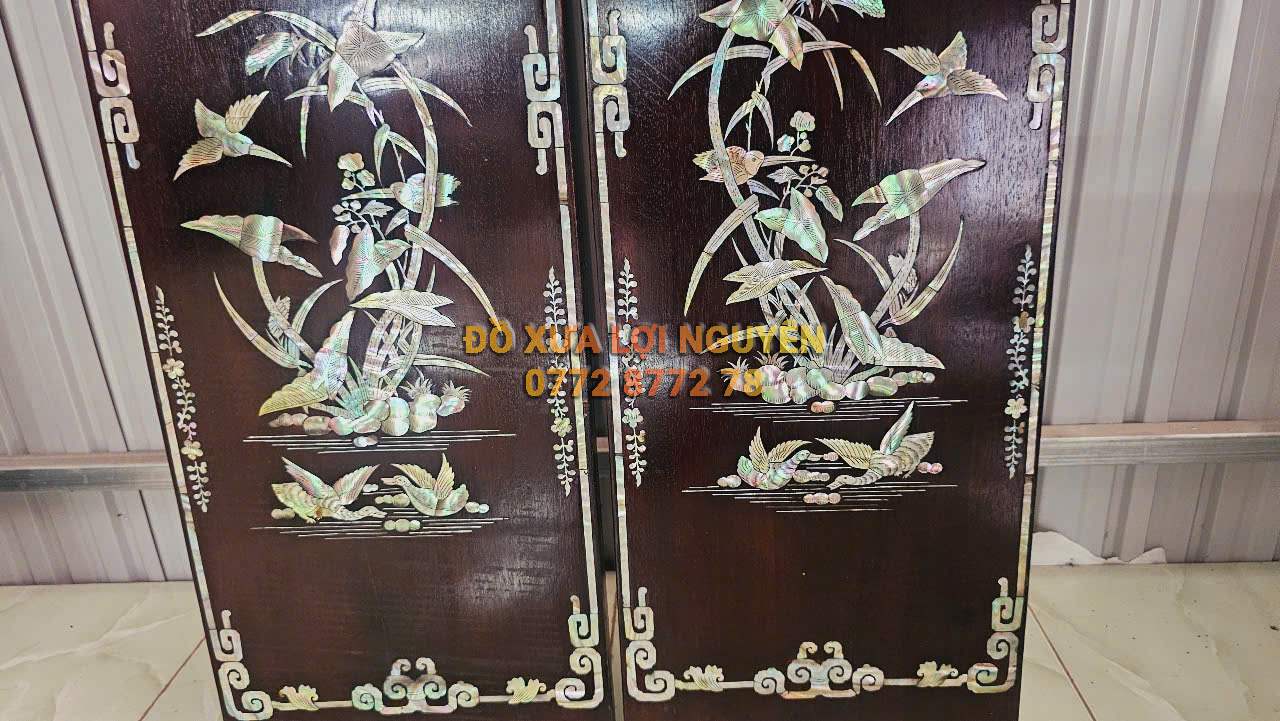 Cặp câu đối xưa. Cẩn ốc đẹp - Gỗ gõ mật