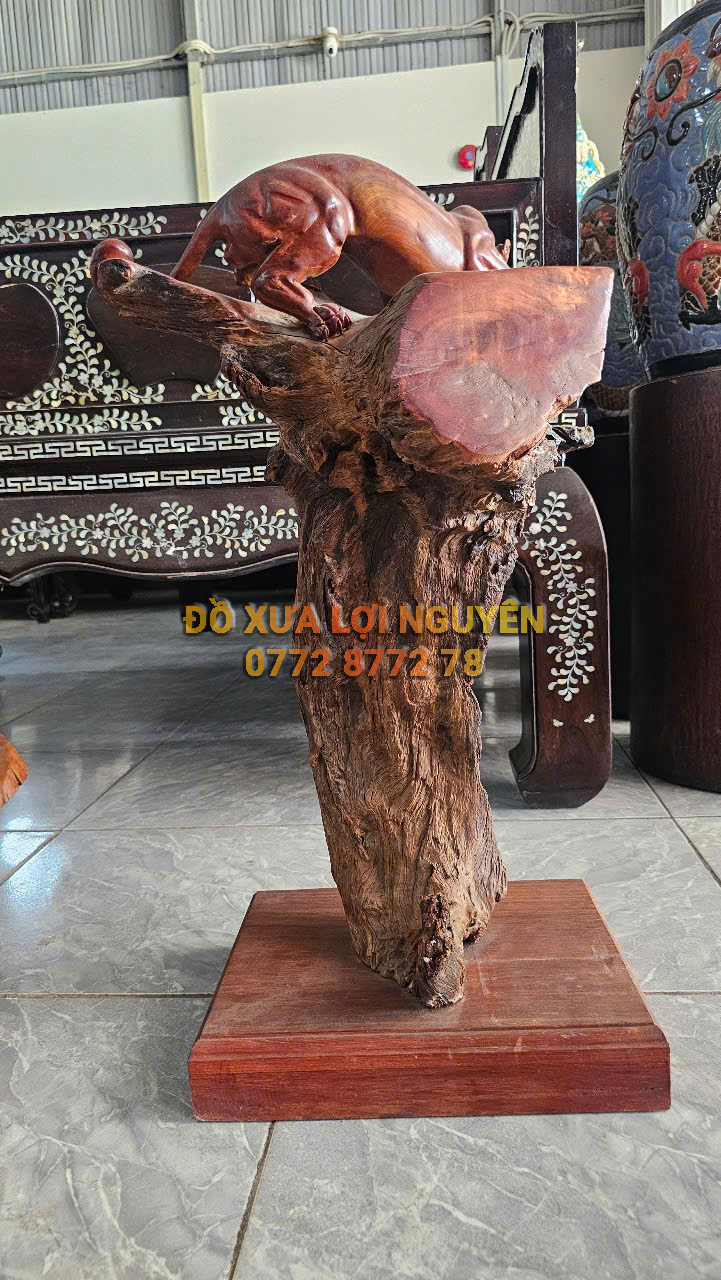 Tượng gỗ cẩm lai - 2