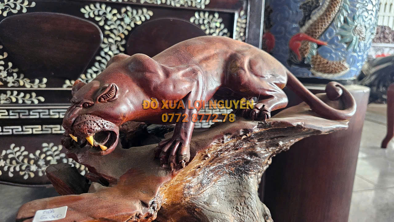 Tượng gỗ cẩm lai - 2