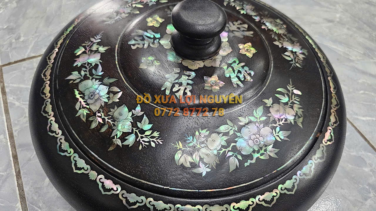 Tráp tròn bánh kẹo, gỗ gõ mật, cẩn ốc đẹp