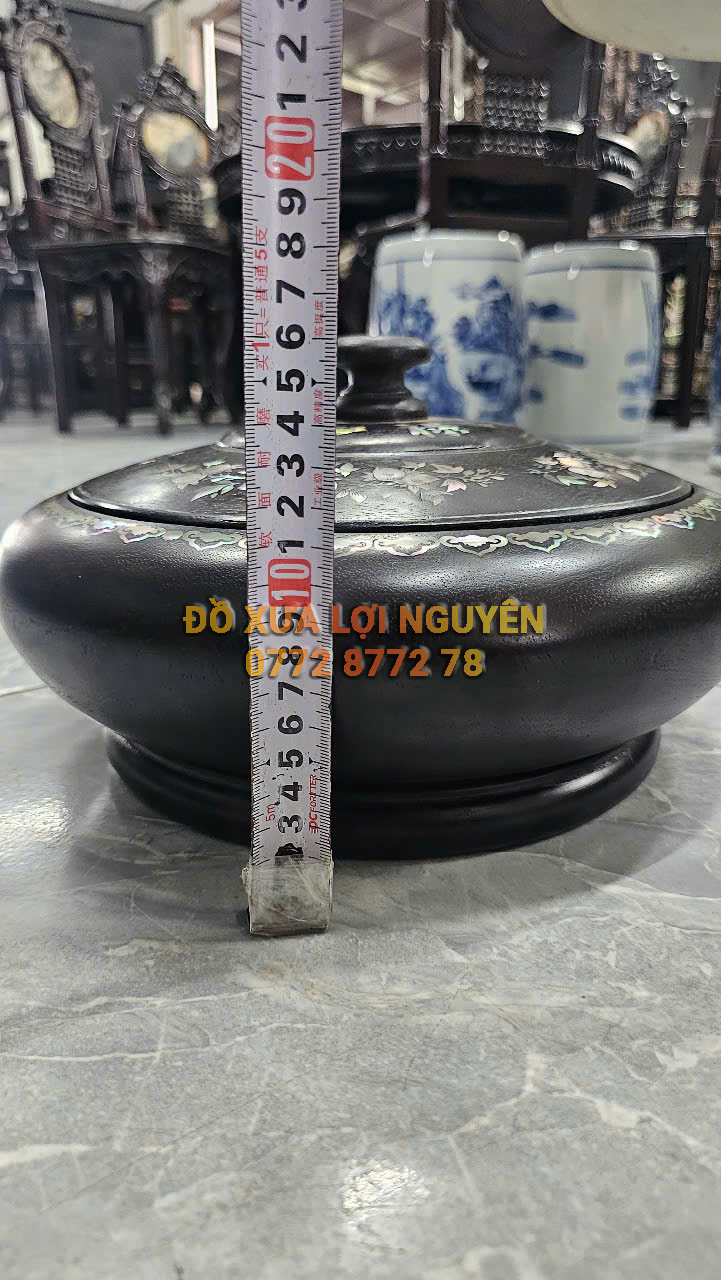 Tráp tròn bánh kẹo, gỗ gõ mật, cẩn ốc đẹp