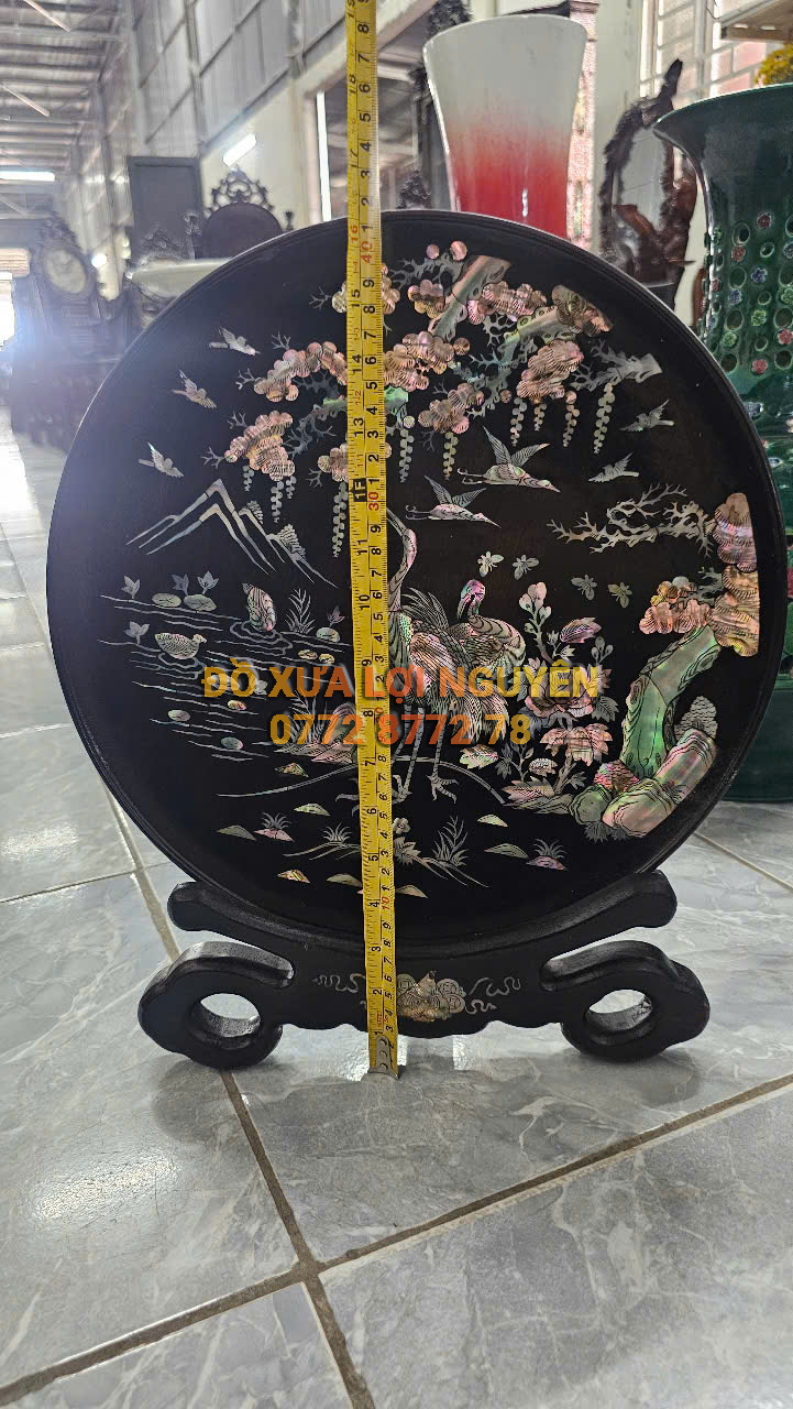 Dĩa tranh tùng hạt, gỗ gõ mật, cẩn ốc đẹp