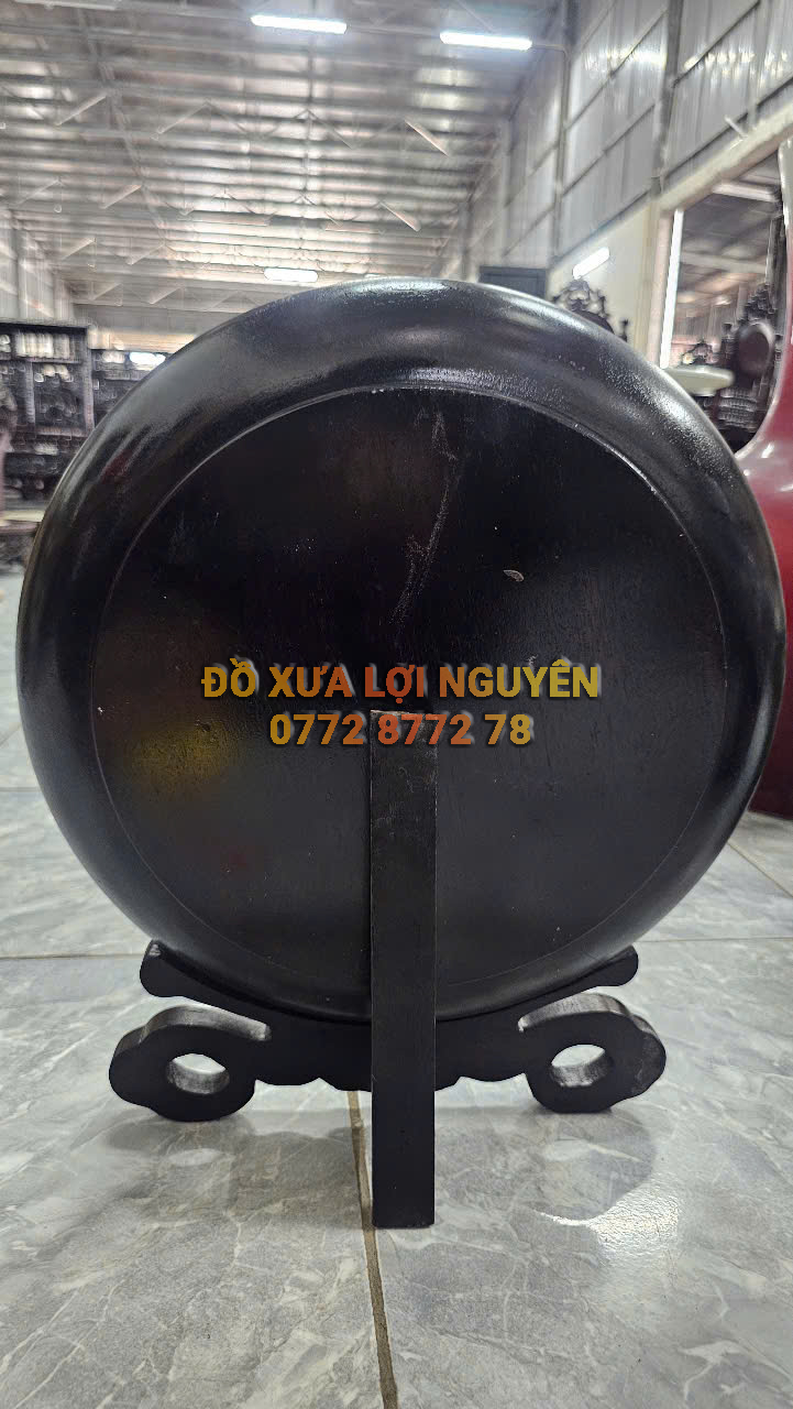 Dĩa tranh tùng hạt, gỗ gõ mật, cẩn ốc đẹp