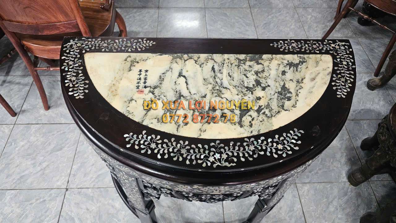 Bàn bán nguyệt, gỗ gõ mật