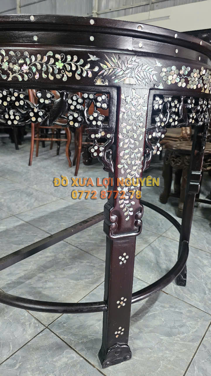 Bàn bán nguyệt, gỗ gõ mật