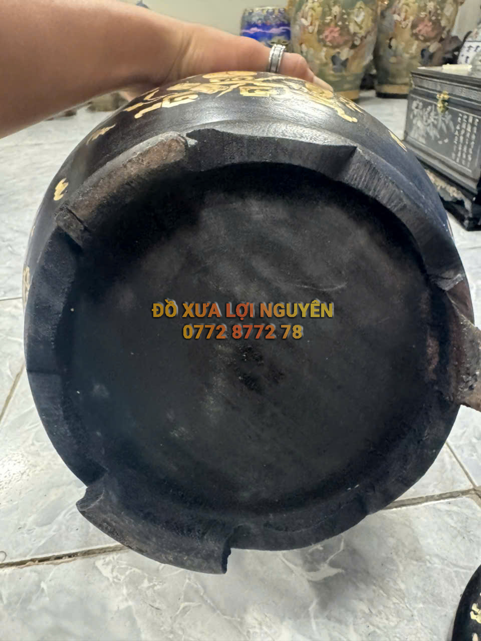 Hủ ủ trà cẩn ốc xưa, gỗ gõ mật