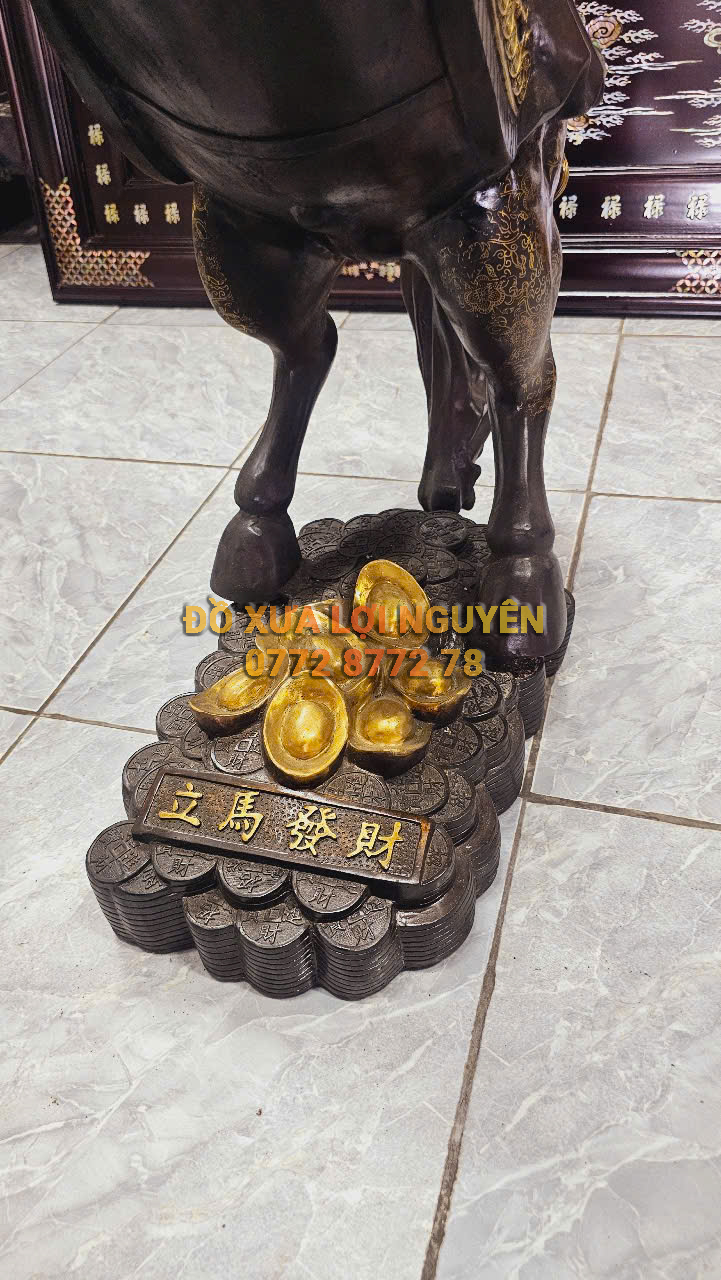 Cặp ngựa đồng cao to