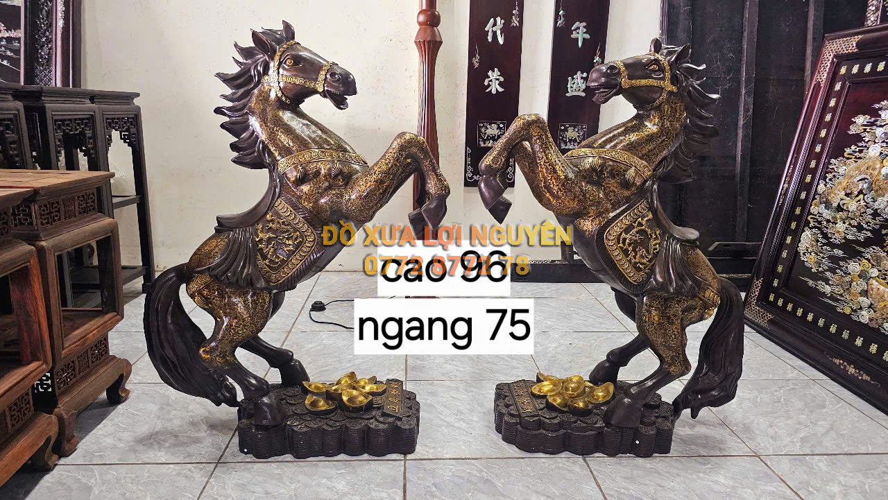 Cặp ngựa đồng cao to