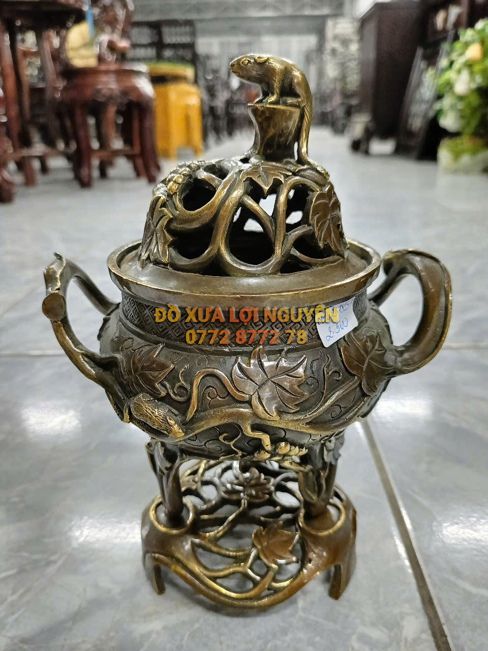 Xông trầm nho sóc bằng đồng